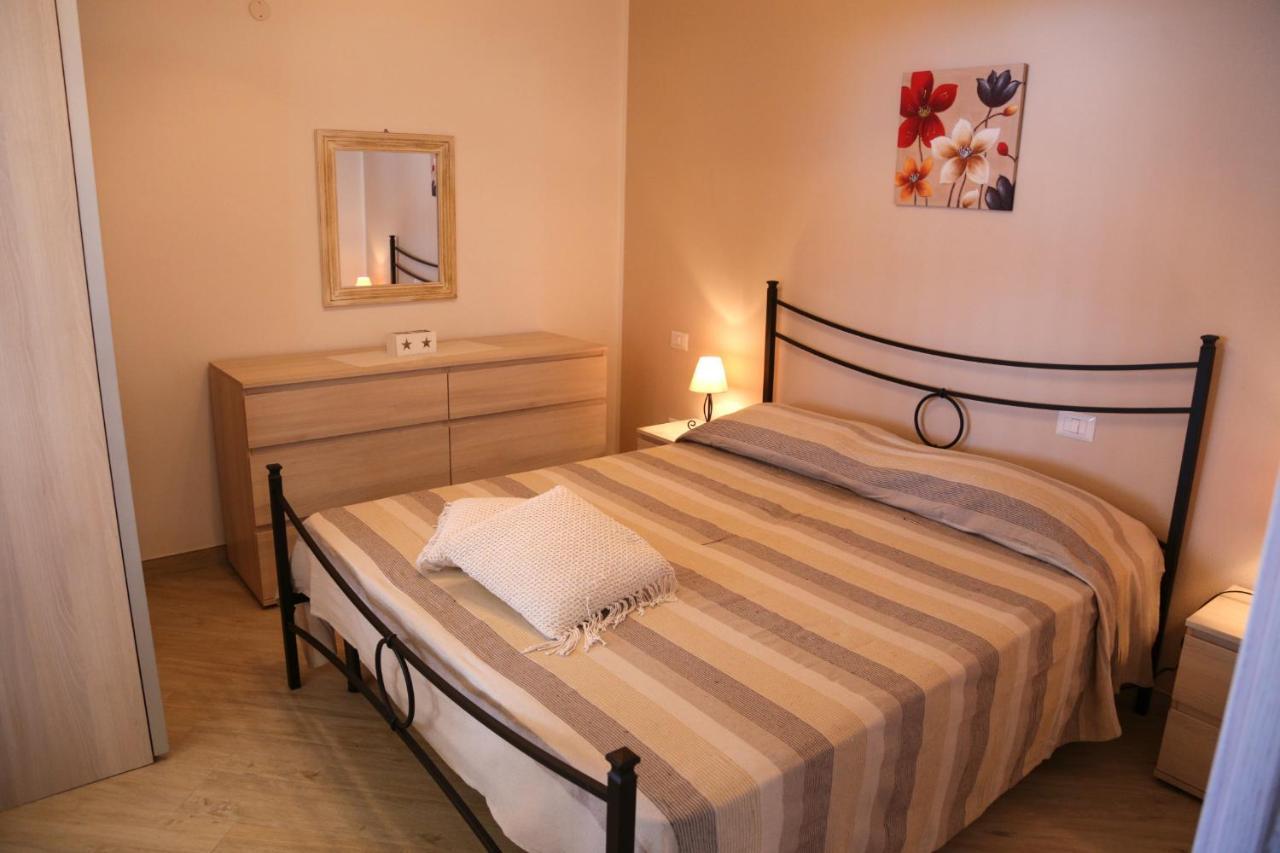 La Casa Di Geppo Apartment กัสเตลซาร์โด ภายนอก รูปภาพ